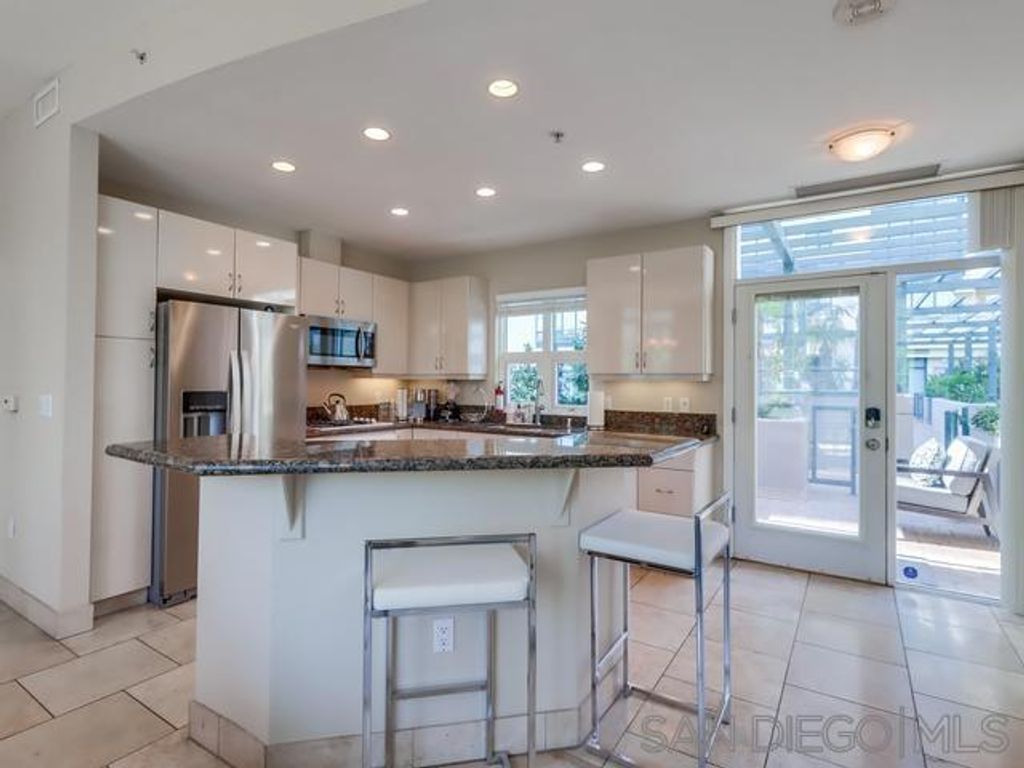 Image 25 of property listing at 555 Front St 205, San Diego, CA 92101