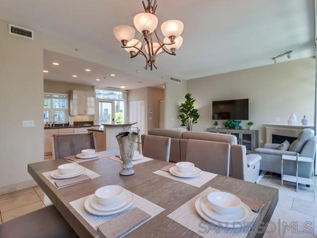Image 28 of property listing at 555 Front St 205, San Diego, CA 92101