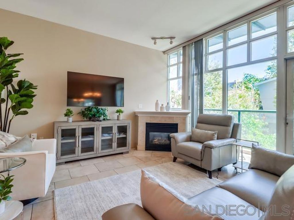 Image 30 of property listing at 555 Front St 205, San Diego, CA 92101