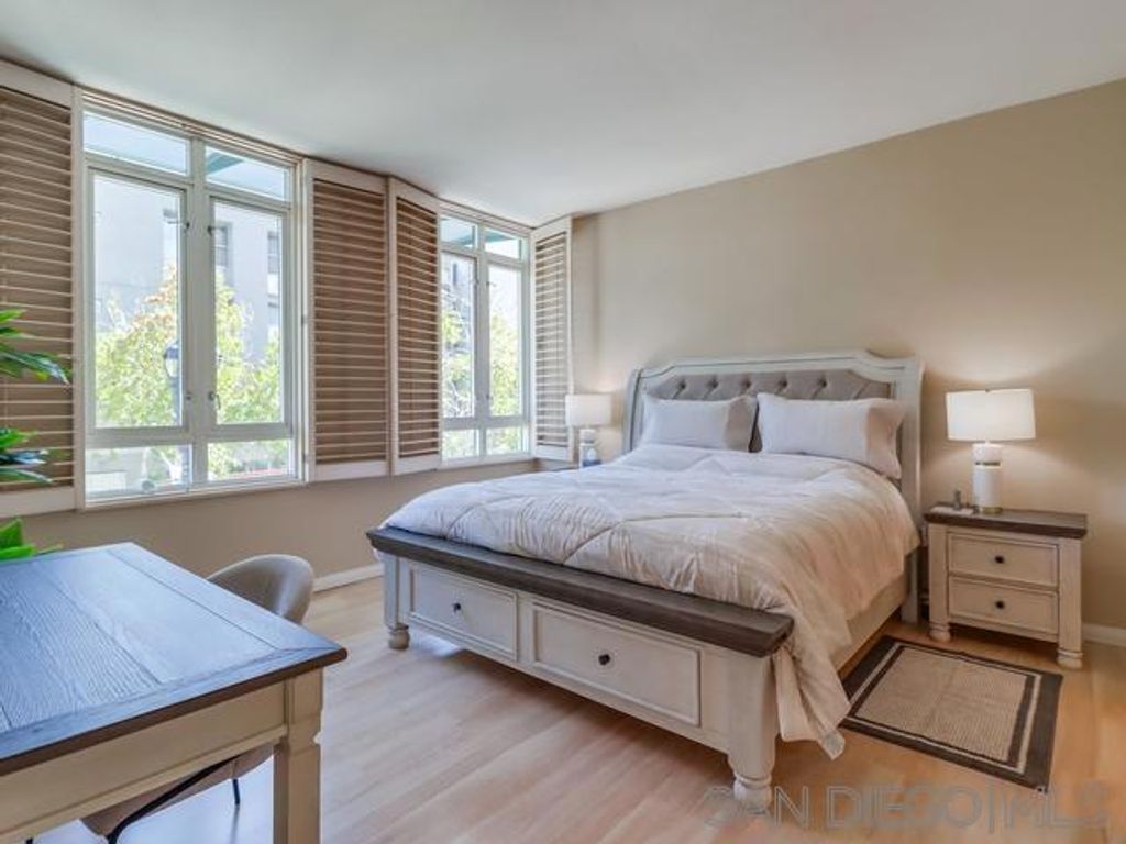 Image 32 of property listing at 555 Front St 205, San Diego, CA 92101