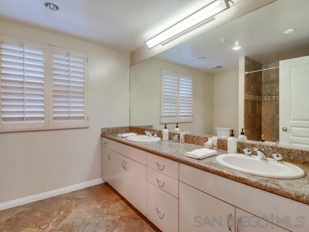 Image 35 of property listing at 555 Front St 205, San Diego, CA 92101