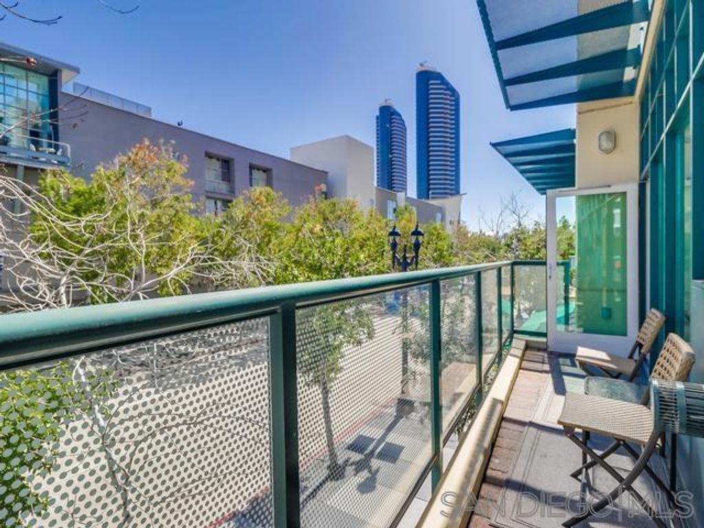 Image 39 of property listing at 555 Front St 205, San Diego, CA 92101