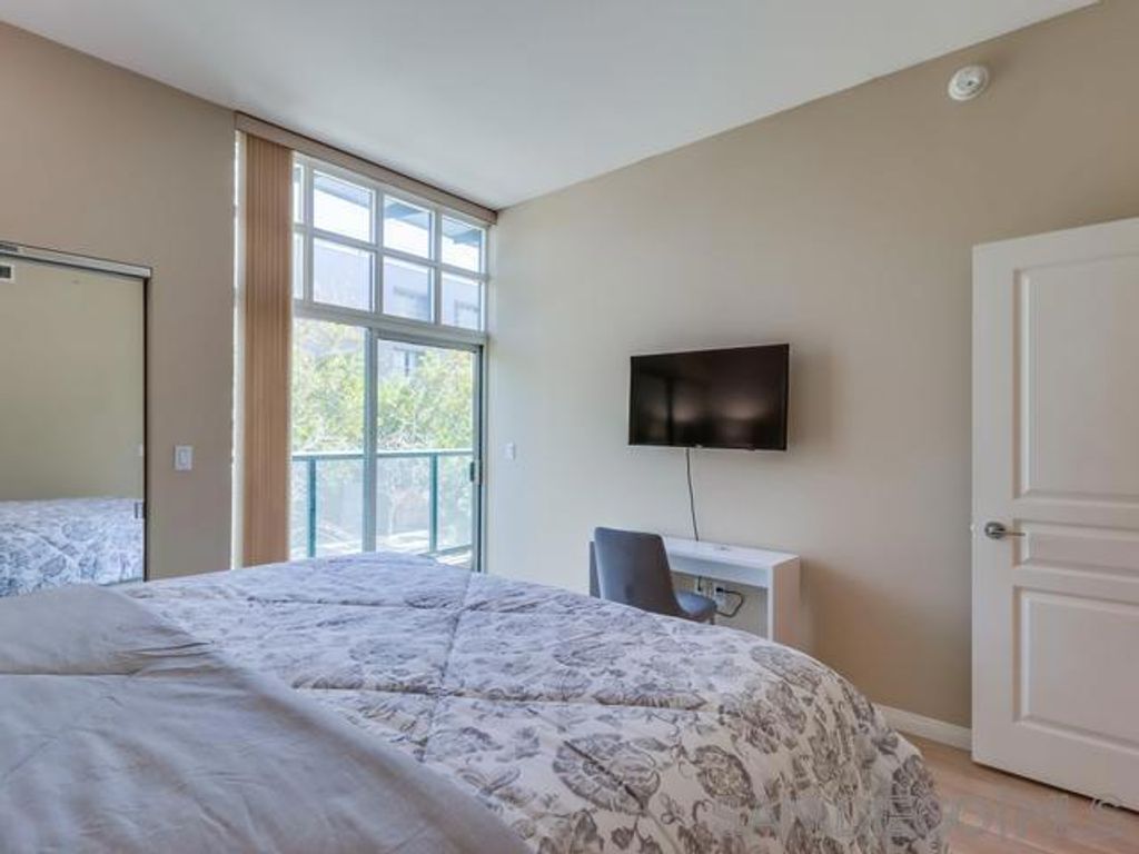 Image 42 of property listing at 555 Front St 205, San Diego, CA 92101