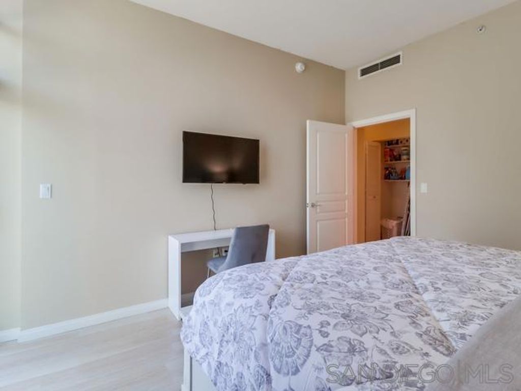 Image 43 of property listing at 555 Front St 205, San Diego, CA 92101