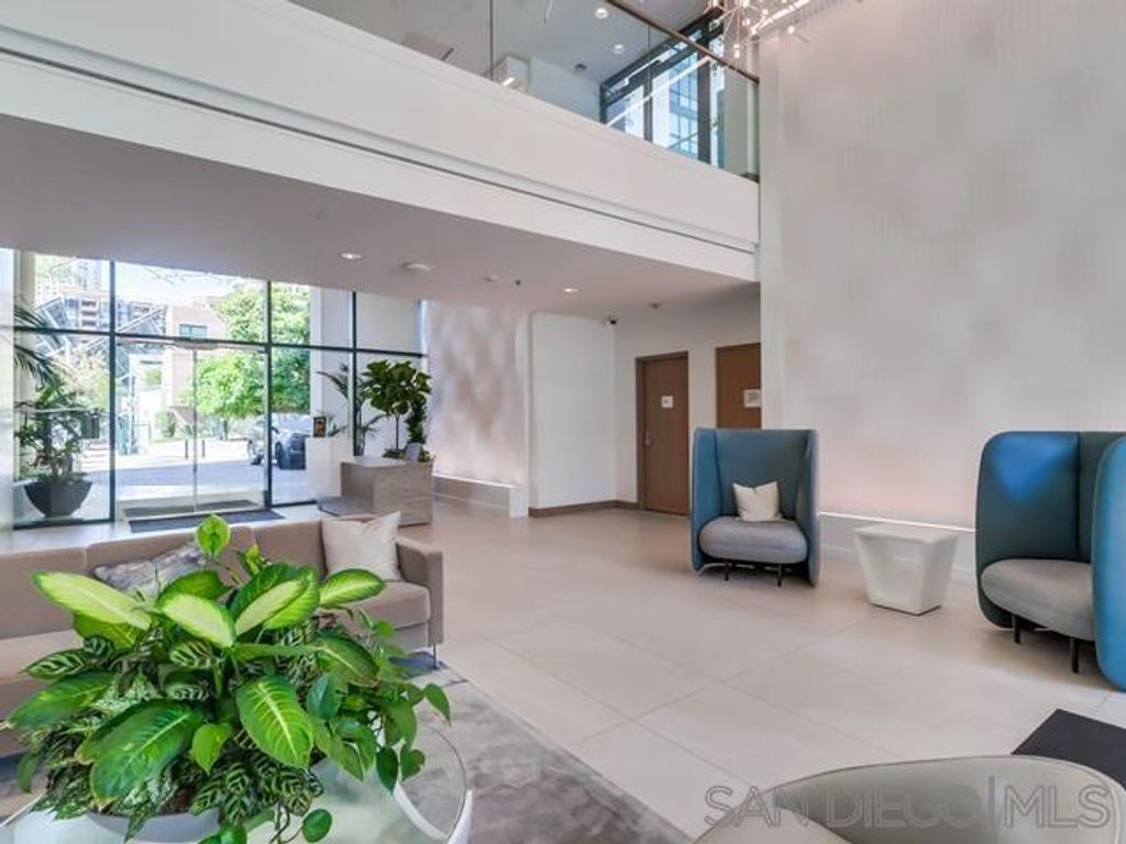 Image 9 of property listing at 555 Front St 205, San Diego, CA 92101