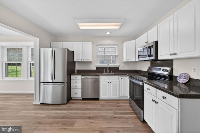 12 YARROW PL, Mount Laurel, NJ 08054