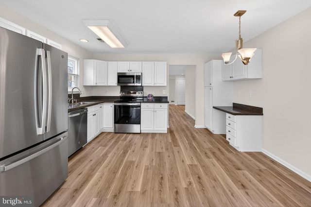 12 YARROW PL, Mount Laurel, NJ 08054