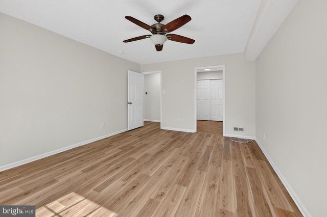 12 YARROW PL, Mount Laurel, NJ 08054