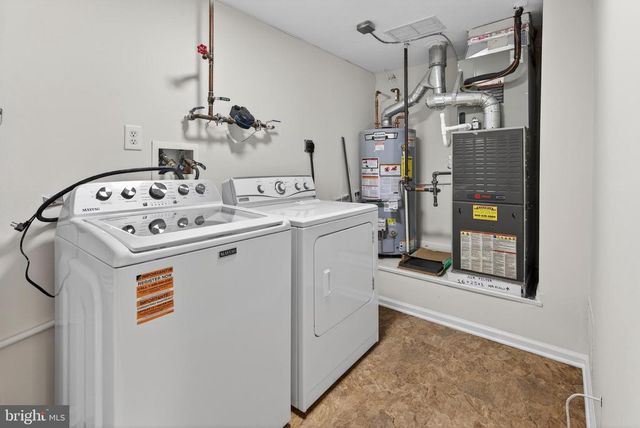 12 YARROW PL, Mount Laurel, NJ 08054