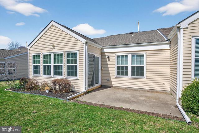 12 YARROW PL, Mount Laurel, NJ 08054