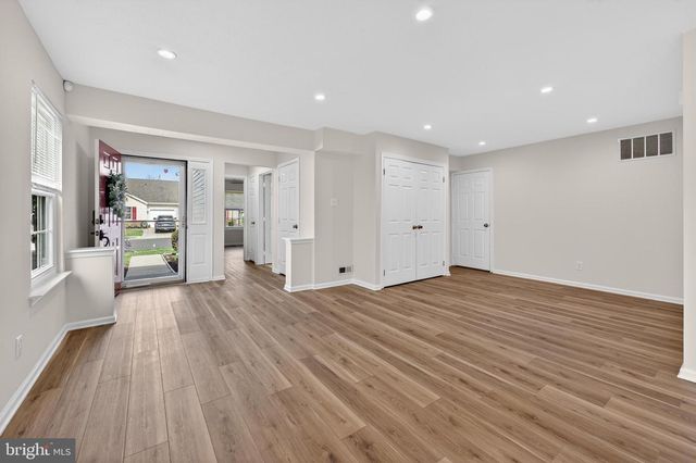 12 YARROW PL, Mount Laurel, NJ 08054