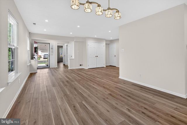 12 YARROW PL, Mount Laurel, NJ 08054