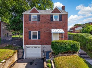 1591 Greencrest Dr, Brookline, PA 15226