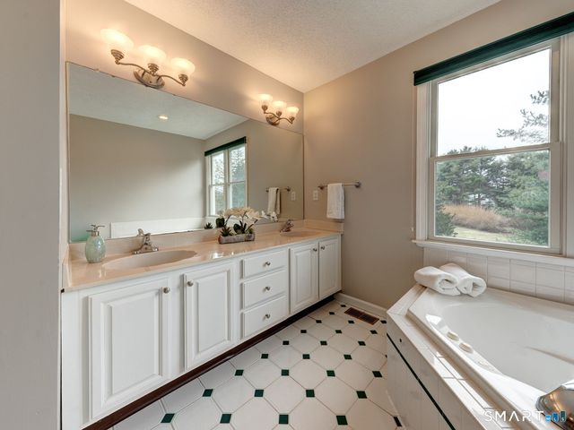 283 Fairway Crossing, Glastonbury, CT 06033