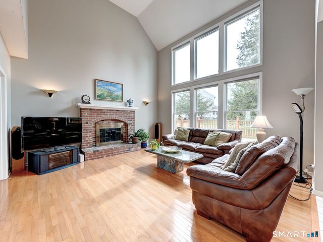 283 Fairway Crossing, Glastonbury, CT 06033