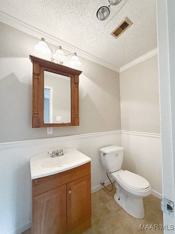 77 County Road 477 ., Selma, AL 36701