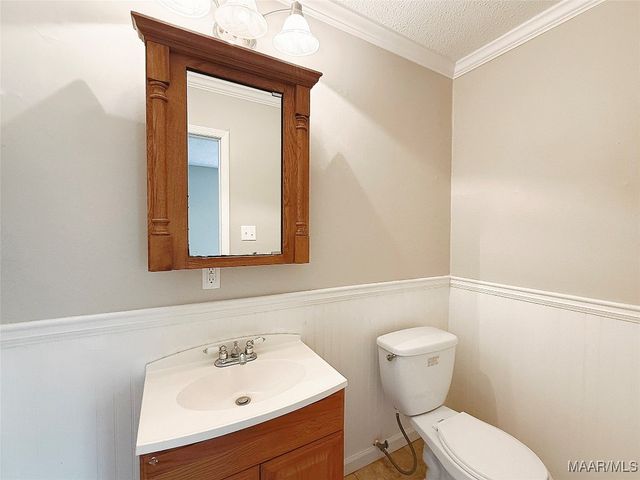 77 County Road 477 ., Selma, AL 36701