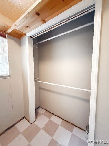 77 County Road 477 ., Selma, AL 36701