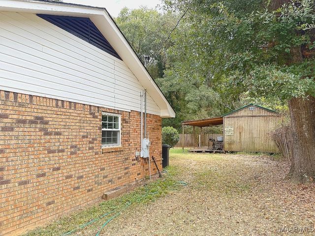 77 County Road 477 ., Selma, AL 36701