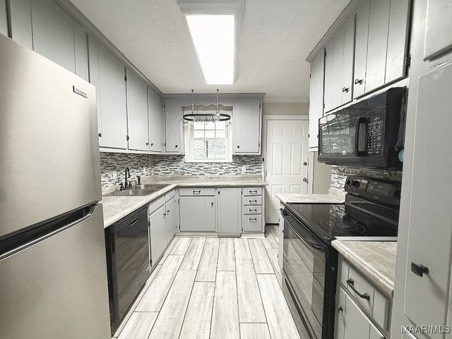 77 County Road 477 ., Selma, AL 36701