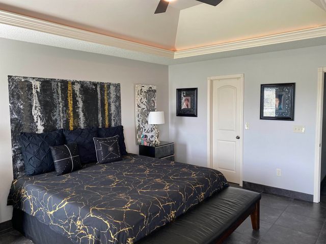 12301 E Zimmerly Ct, Wichita, KS 67207