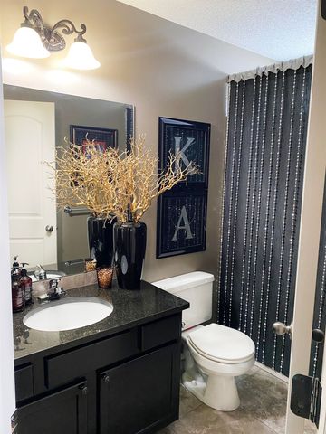 12301 E Zimmerly Ct, Wichita, KS 67207