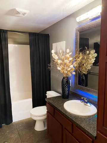 12301 E Zimmerly Ct, Wichita, KS 67207