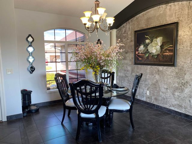 12301 E Zimmerly Ct, Wichita, KS 67207