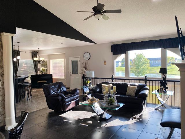 12301 E Zimmerly Ct, Wichita, KS 67207