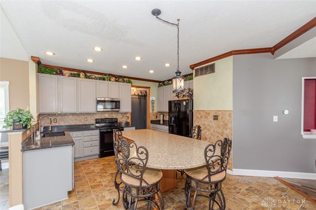 6155 Old Stone Court, Fairfield Twp, OH 45011