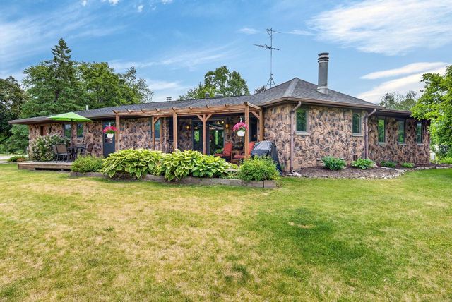 822 Woodland STREET, Plymouth, WI 53073