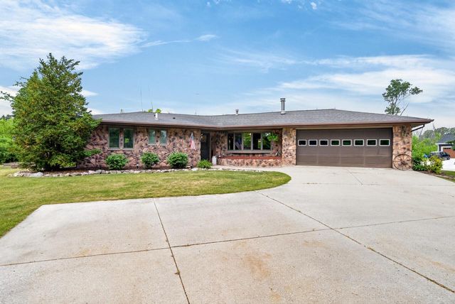 822 Woodland STREET, Plymouth, WI 53073