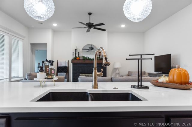 3035 N Dogwood Drive, Catoosa, OK 74015