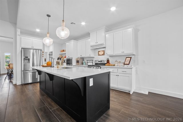 3035 N Dogwood Drive, Catoosa, OK 74015