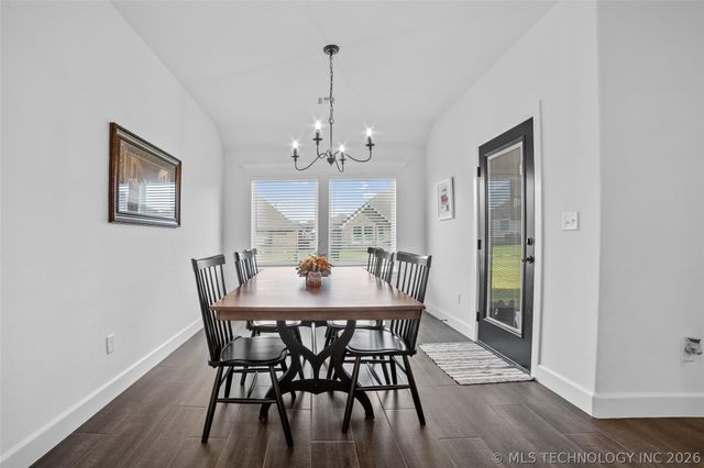 3035 N Dogwood Drive, Catoosa, OK 74015