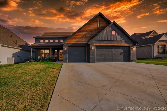 3035 N Dogwood Drive, Catoosa, OK 74015