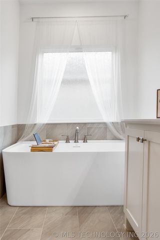 3035 N Dogwood Drive, Catoosa, OK 74015