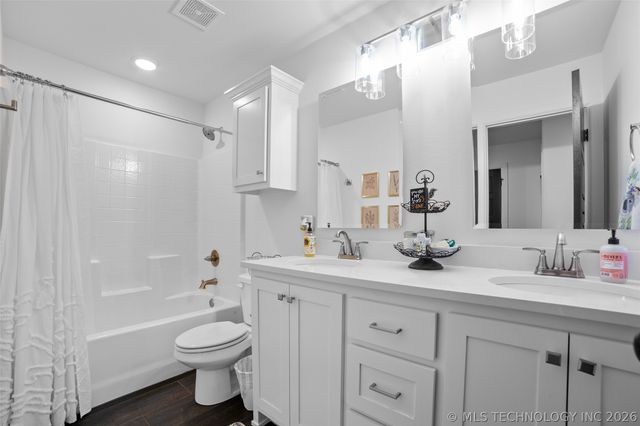 3035 N Dogwood Drive, Catoosa, OK 74015