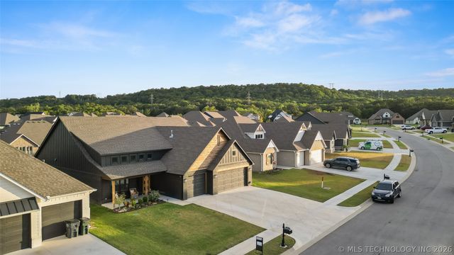 3035 N Dogwood Drive, Catoosa, OK 74015