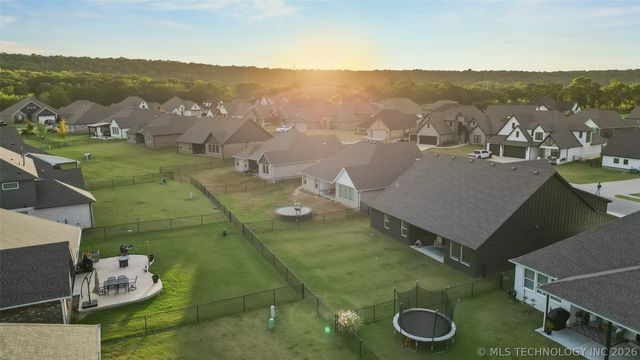 3035 N Dogwood Drive, Catoosa, OK 74015