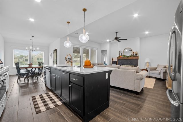 3035 N Dogwood Drive, Catoosa, OK 74015