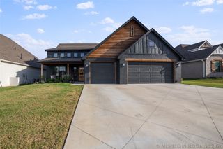 3035 N Dogwood Drive, Catoosa, OK 74015