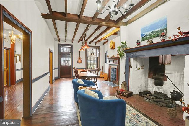 2600 S MARKET ST, Mechanicsburg, PA 17055