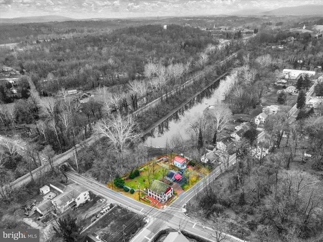 2600 S MARKET ST, Mechanicsburg, PA 17055