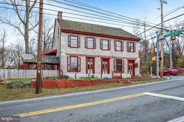 2600 S MARKET ST, Mechanicsburg, PA 17055