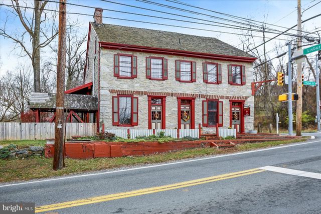 2600 S MARKET ST, Mechanicsburg, PA 17055