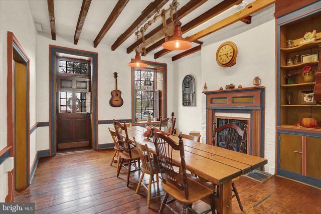 2600 S MARKET ST, Mechanicsburg, PA 17055