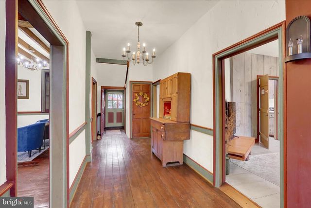 2600 S MARKET ST, Mechanicsburg, PA 17055