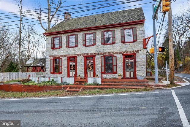 2600 S MARKET ST, Mechanicsburg, PA 17055