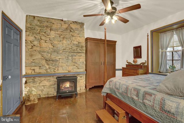 2600 S MARKET ST, Mechanicsburg, PA 17055